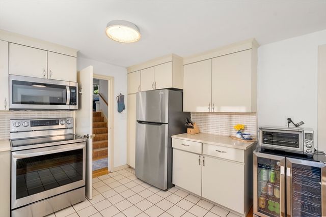 71 Delmar Ave, Framingham, MA 01701