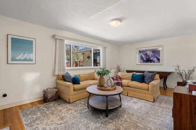 71 Delmar Ave, Framingham, MA 01701