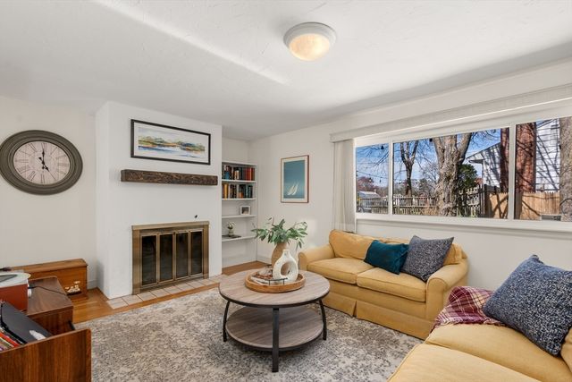 71 Delmar Ave, Framingham, MA 01701