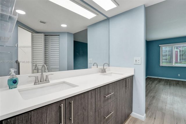 12750 SW 4th Ct 111J, Pembroke Pines, FL 33027