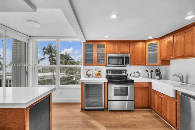 611 Ocean Dr 3E, Key Biscayne, FL 33149