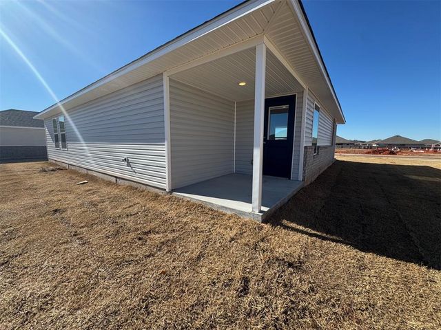 936 S Bear Lane, Mustang, OK 73064