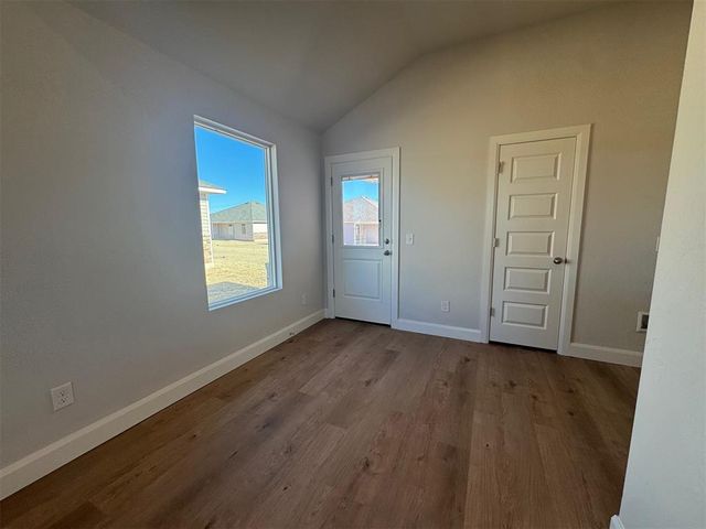 936 S Bear Lane, Mustang, OK 73064