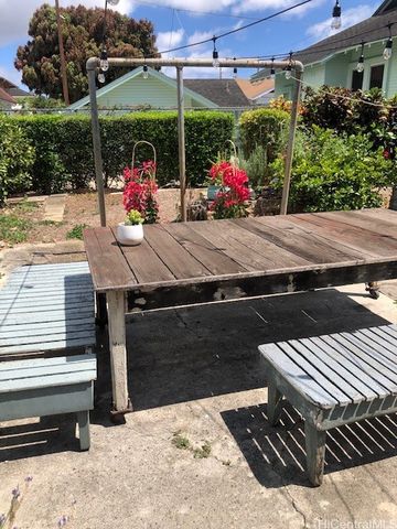 2212 Coyne Street, Honolulu, HI 96826