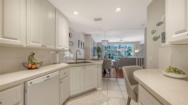 7944 BERGAMO AVENUE, Sarasota, FL 34238