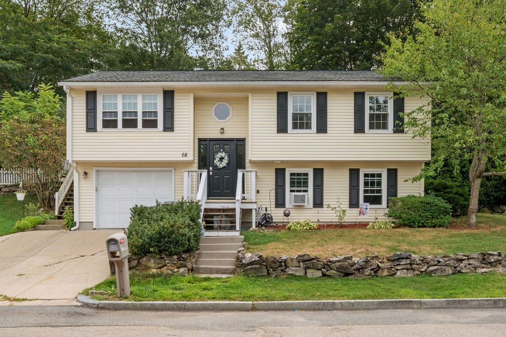 68 Arland Court, Woonsocket, RI 02895