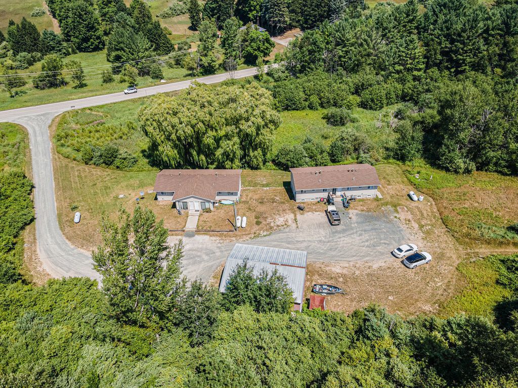 1907 W Sugar Grove Rd, Victory Twp, MI 49431