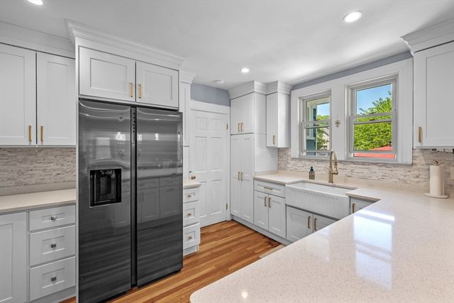 153 Lynn St, Peabody, MA 01960