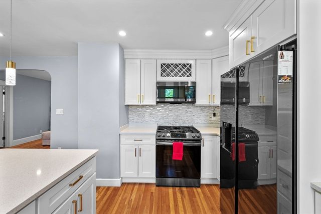 153 Lynn St, Peabody, MA 01960