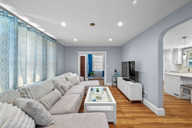 153 Lynn St, Peabody, MA 01960
