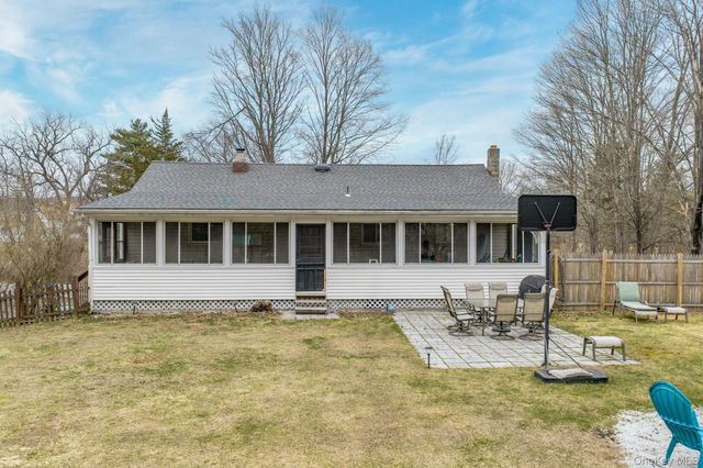 282 Stone School House Road, Bloomingburg, NY 12721
