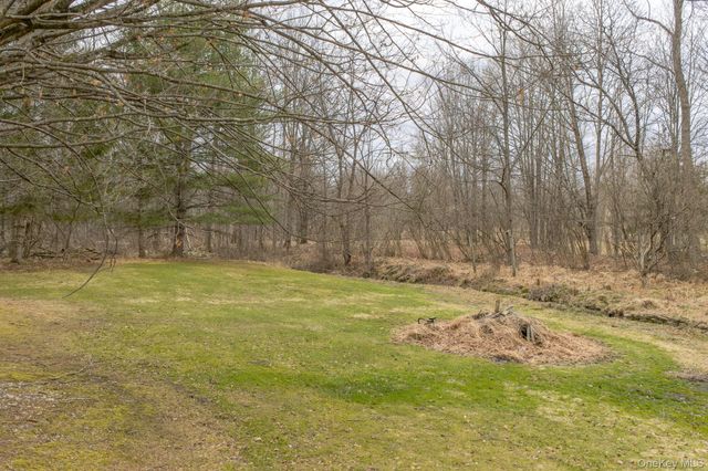 282 Stone School House Road, Bloomingburg, NY 12721