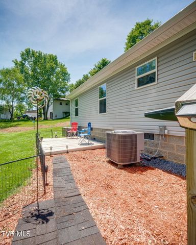 2315 Volunteer Parkway, Bristol, TN 37620
