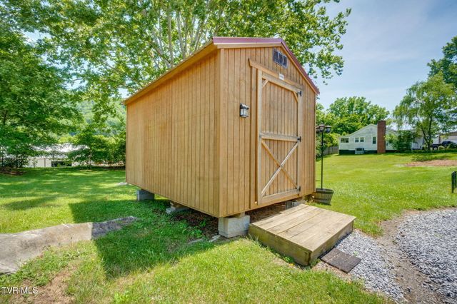 2315 Volunteer Parkway, Bristol, TN 37620