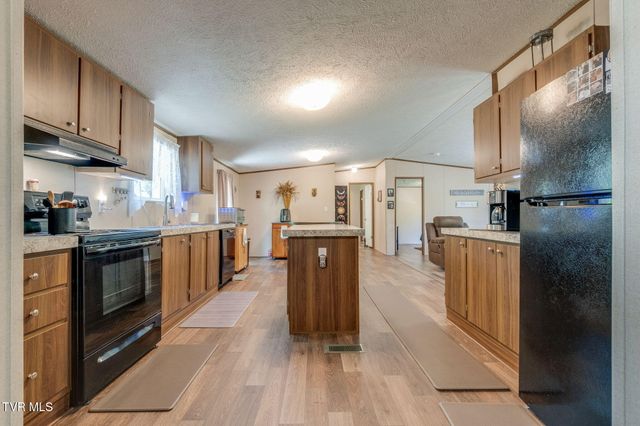 2315 Volunteer Parkway, Bristol, TN 37620