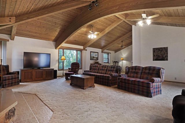 W183N5895 Spruce LANE, Menomonee Falls, WI 53051