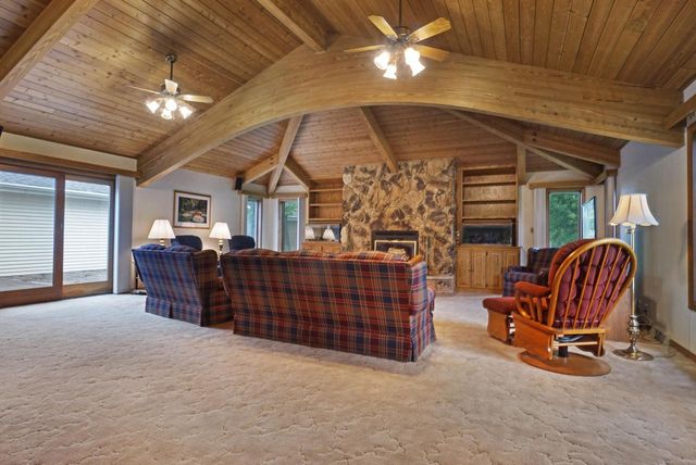 W183N5895 Spruce LANE, Menomonee Falls, WI 53051