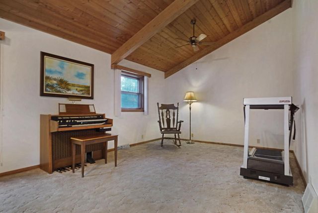 W183N5895 Spruce LANE, Menomonee Falls, WI 53051