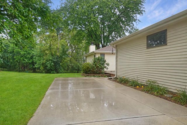W183N5895 Spruce LANE, Menomonee Falls, WI 53051