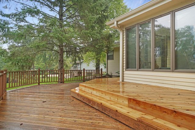 W183N5895 Spruce LANE, Menomonee Falls, WI 53051