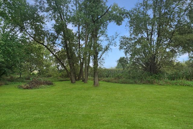 W183N5895 Spruce LANE, Menomonee Falls, WI 53051