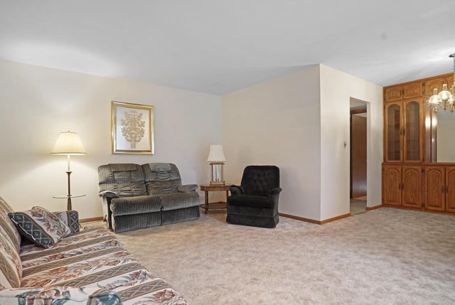 W183N5895 Spruce LANE, Menomonee Falls, WI 53051