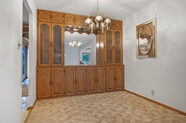 W183N5895 Spruce LANE, Menomonee Falls, WI 53051