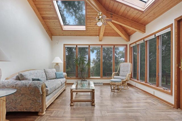 W183N5895 Spruce LANE, Menomonee Falls, WI 53051