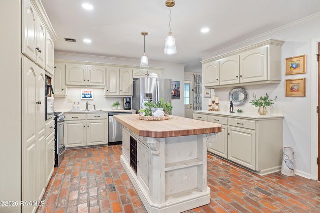 500 Alonda Drive, Lafayette, LA 70503