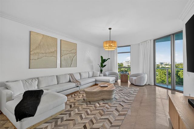 17301 Biscayne Blvd 506, Aventura, FL 33160