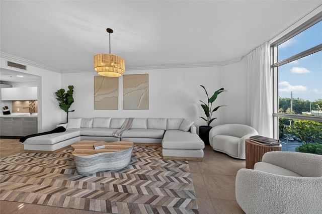 17301 Biscayne Blvd 506, Aventura, FL 33160