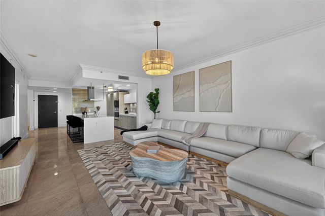 17301 Biscayne Blvd 506, Aventura, FL 33160