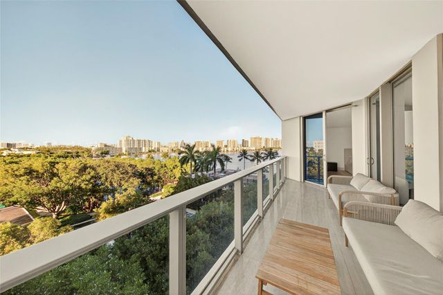 17301 Biscayne Blvd 506, Aventura, FL 33160