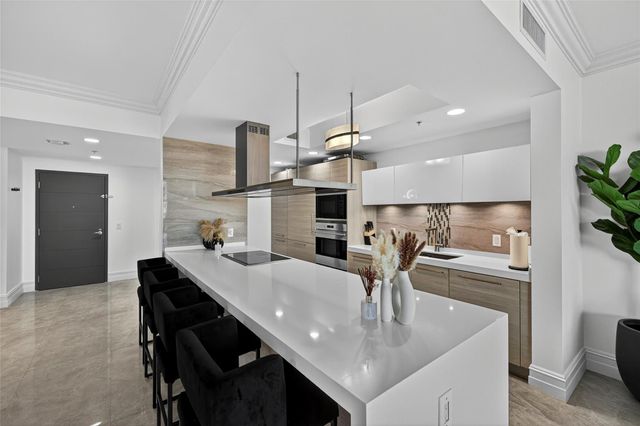 17301 Biscayne Blvd 506, Aventura, FL 33160