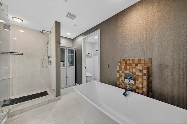 17301 Biscayne Blvd 506, Aventura, FL 33160