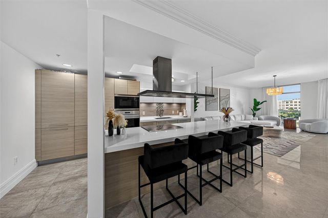 17301 Biscayne Blvd 506, Aventura, FL 33160