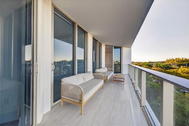 17301 Biscayne Blvd 506, Aventura, FL 33160