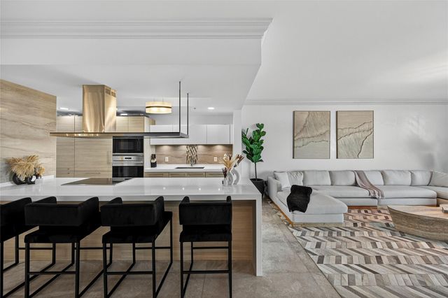 17301 Biscayne Blvd 506, Aventura, FL 33160