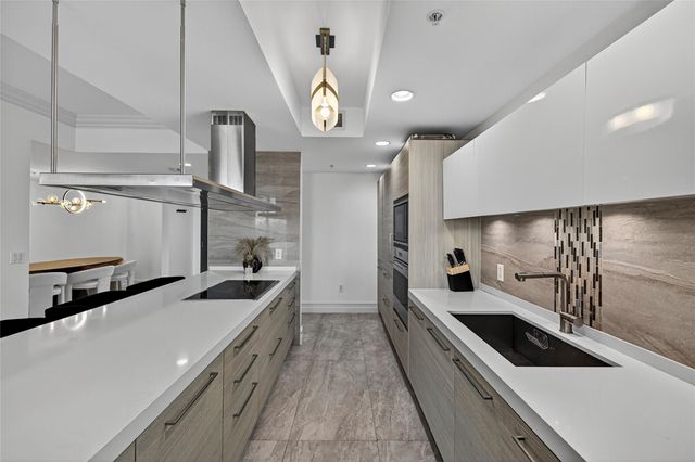 17301 Biscayne Blvd 506, Aventura, FL 33160