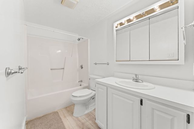 198 Locust St 105, Lynn, MA 01904