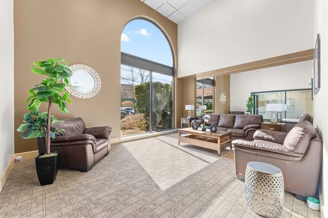 198 Locust St 105, Lynn, MA 01904