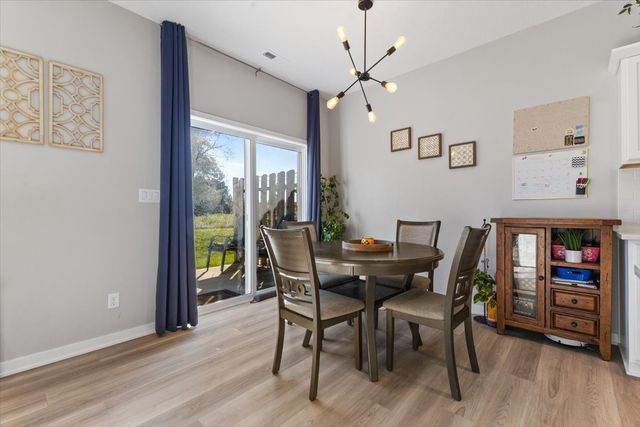 255 Amberwood Drive, Pleasant Hill, IA 50327