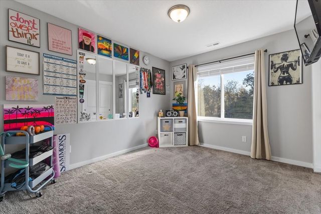 255 Amberwood Drive, Pleasant Hill, IA 50327