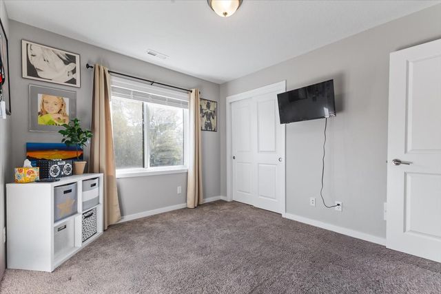 255 Amberwood Drive, Pleasant Hill, IA 50327