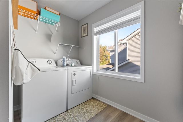 255 Amberwood Drive, Pleasant Hill, IA 50327