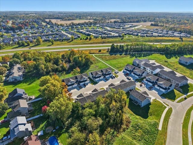 255 Amberwood Drive, Pleasant Hill, IA 50327