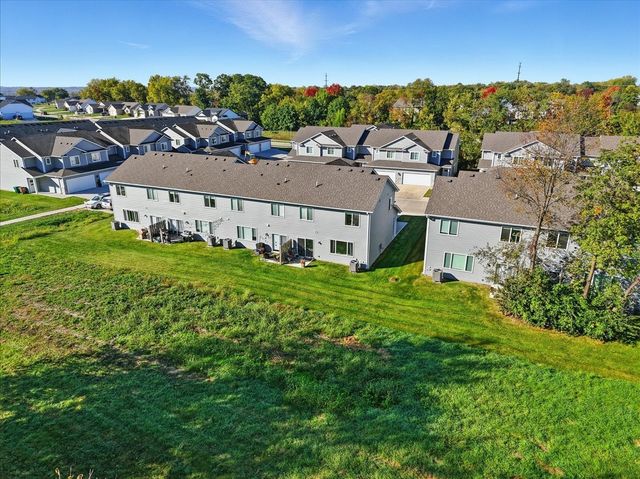 255 Amberwood Drive, Pleasant Hill, IA 50327