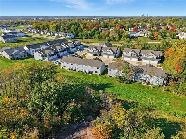 255 Amberwood Drive, Pleasant Hill, IA 50327