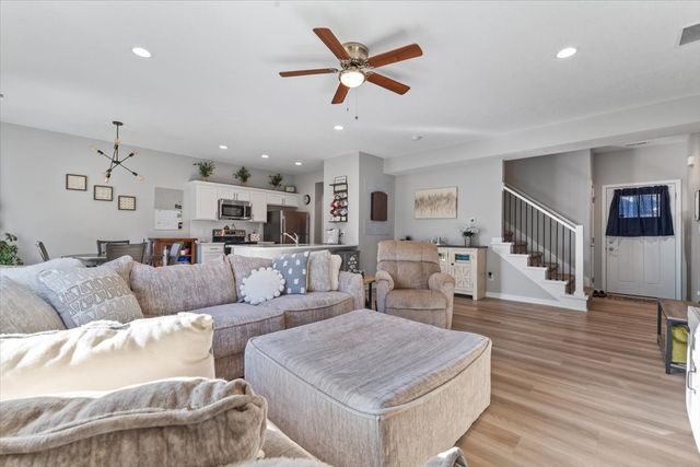 255 Amberwood Drive, Pleasant Hill, IA 50327