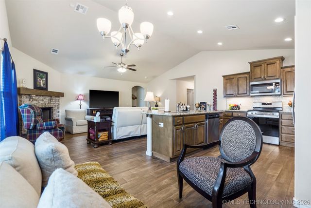 5325 S Nassau Avenue, Sand Springs, OK 74063